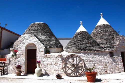 Bed & Breakfast L'isola Felice e Trulli sotto le Stelle